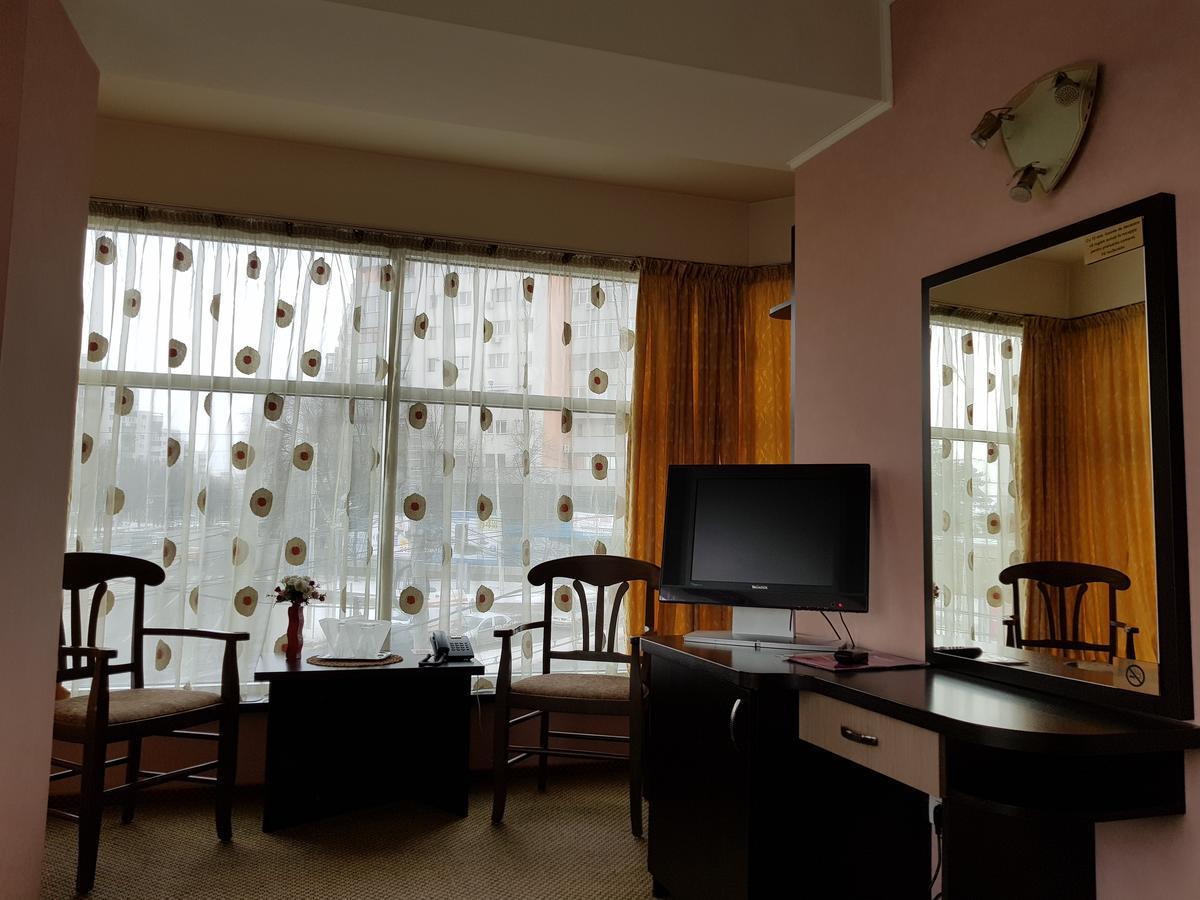 Indiana Hotel Яссы Экстерьер фото